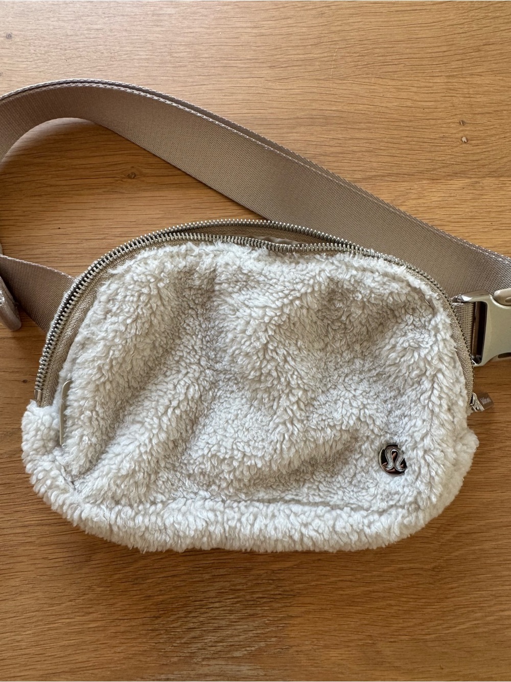lululemon athletica ivory everywhere belt bag fleece